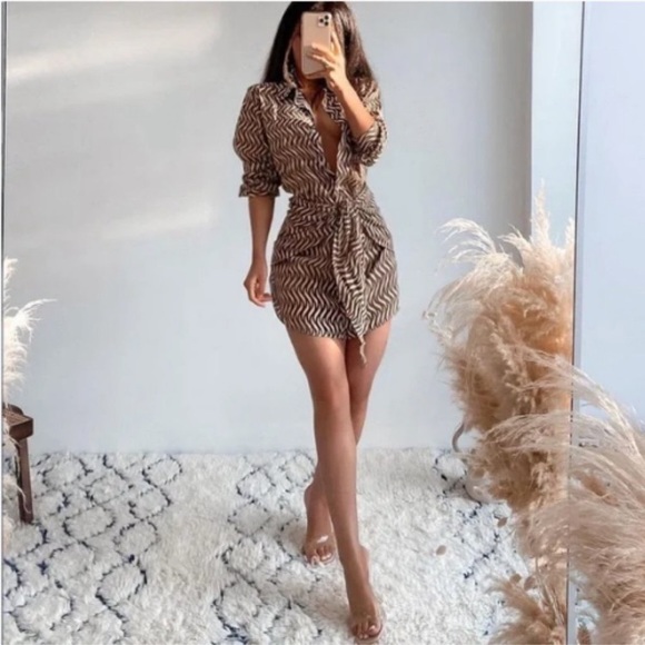 Zara print wrap dress with knot bloggers favorite NWT - Picture 3 of 9